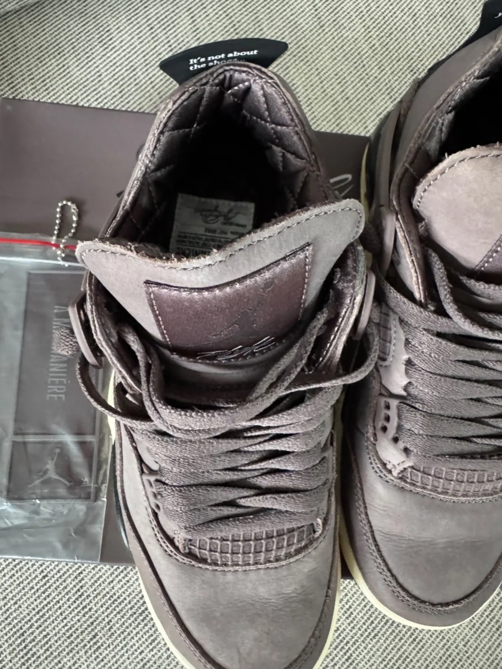 Jordan 4 Retro SP A Ma Maniére Violet Ore